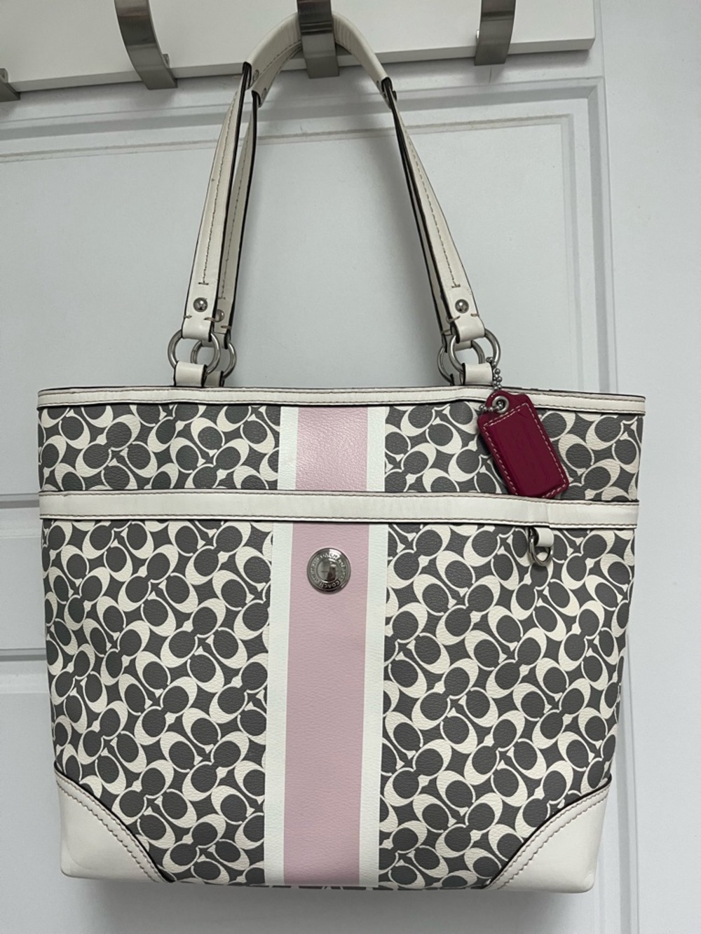 👜 Coach Signature Stripe Tote – Excellent Used Condition